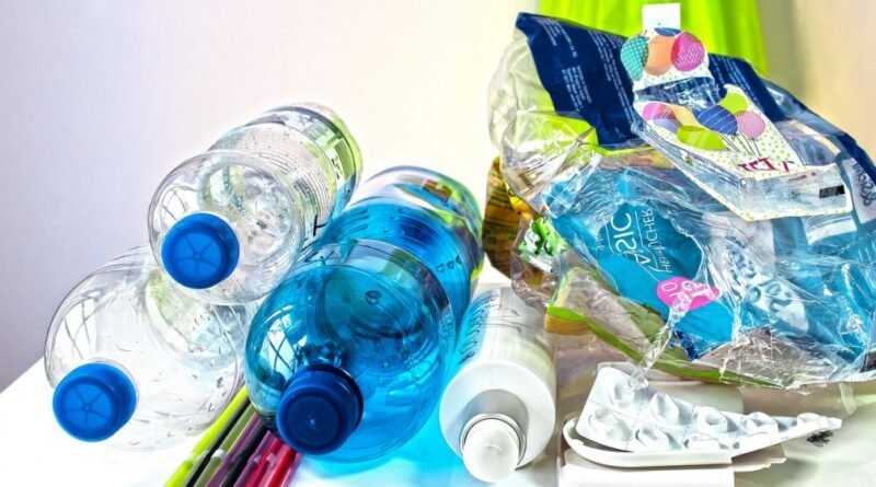 20 Empresas Produzem 55% de Todos os Resíduos Plásticos