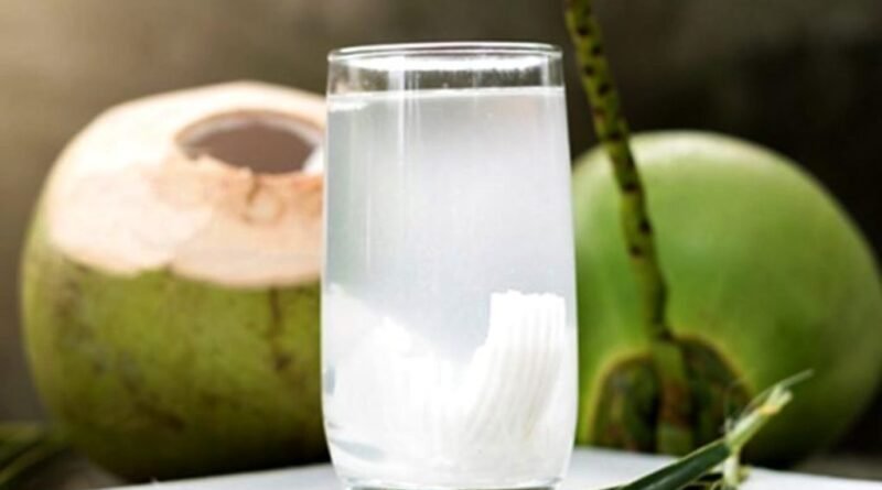 7 Benefícios da Água de Coco para a Saúde